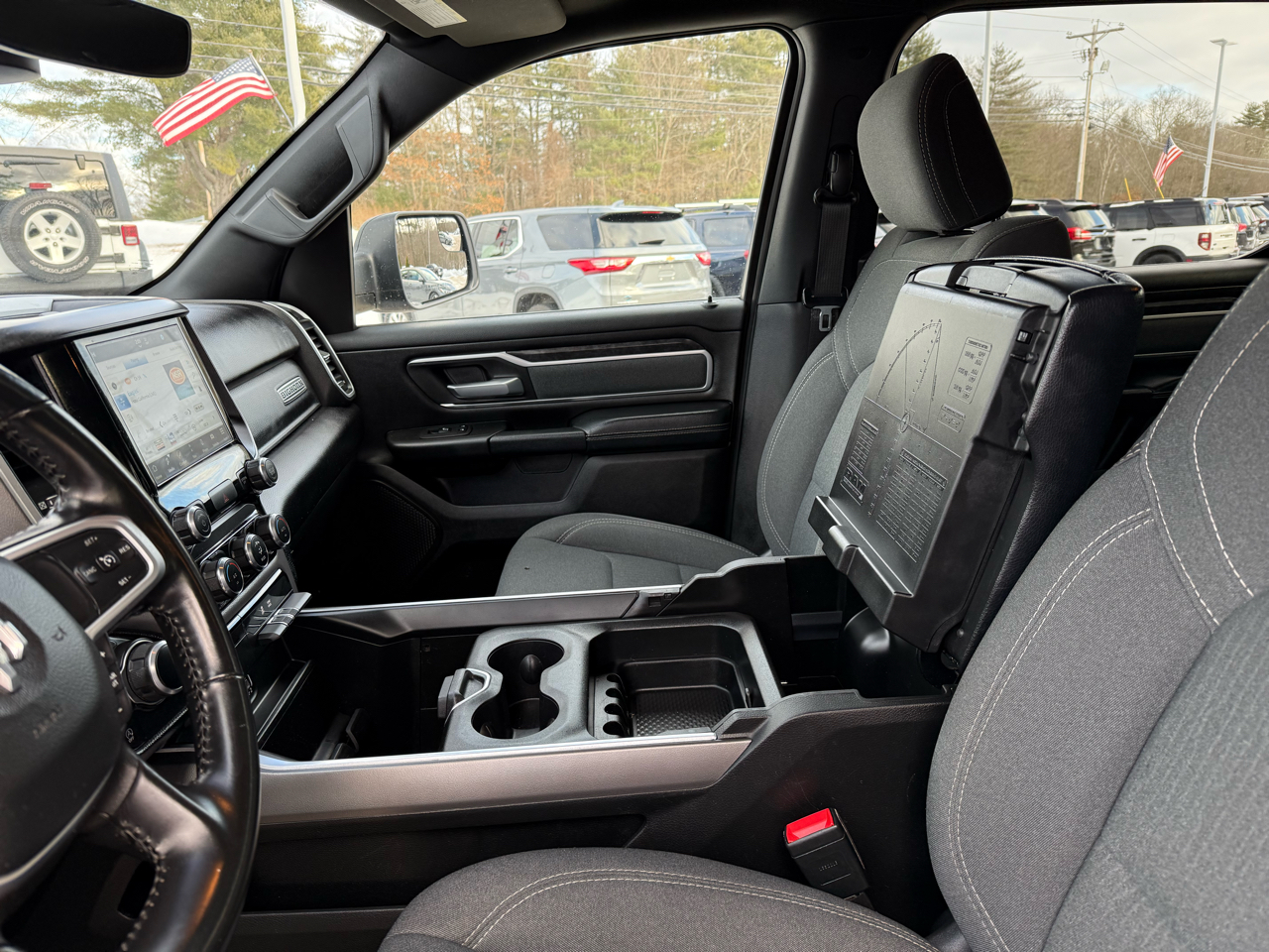 RAM 1500 Big Horn Crew Cab SWB 4WD 2022