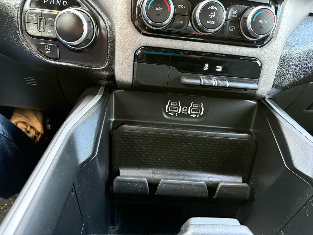 RAM 1500 Big Horn Crew Cab SWB 4WD 2022