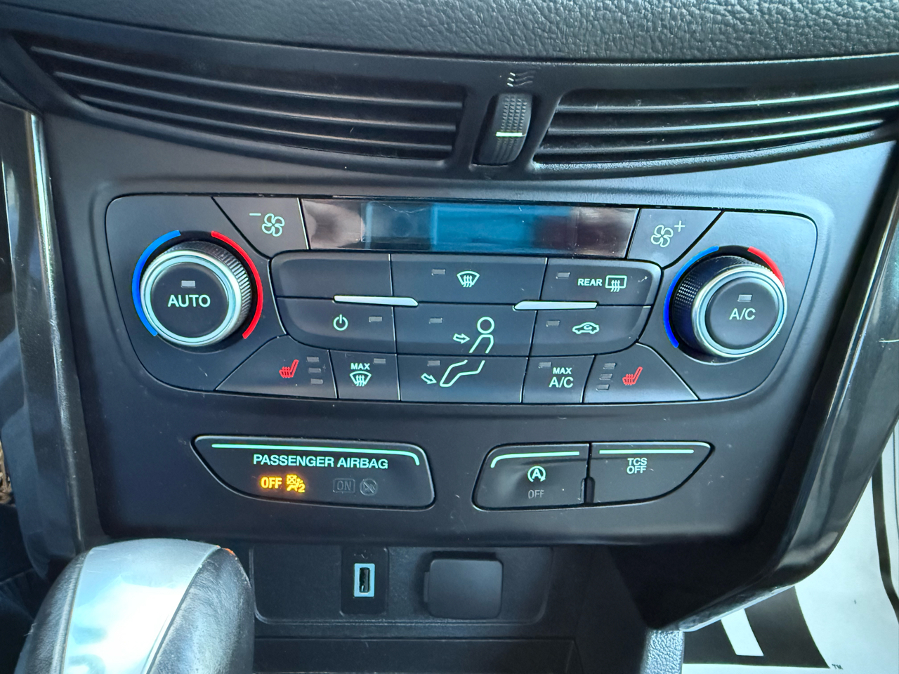 Ford Escape Titanium 4WD 2017