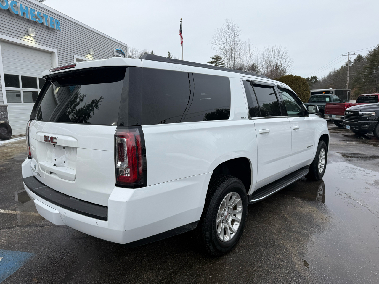 GMC Yukon XL SLE 4WD 2017