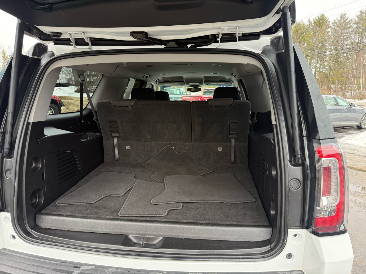 GMC Yukon XL SLE 4WD 2017