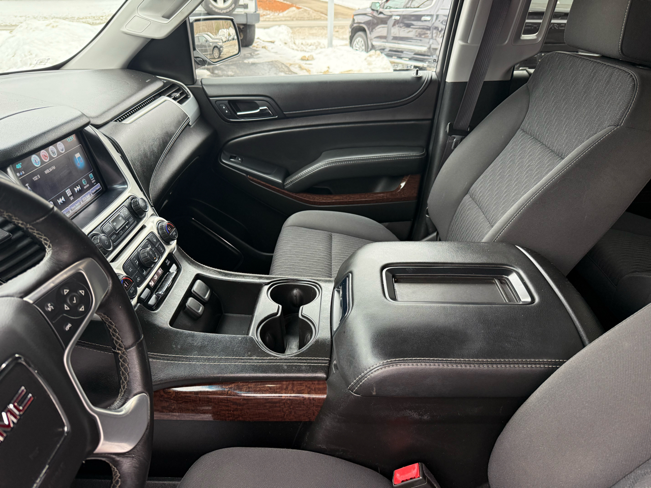 GMC Yukon XL SLE 4WD 2017