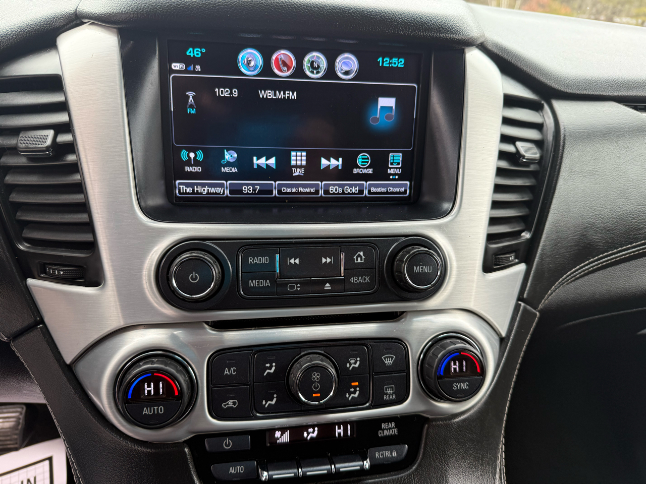 GMC Yukon XL SLE 4WD 2017