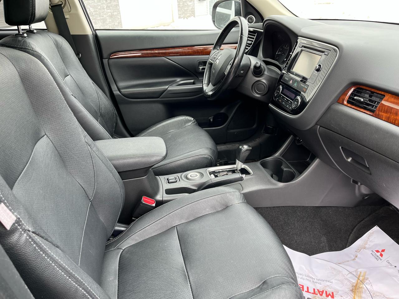 Mitsubishi Outlander SE S-AWC 2015