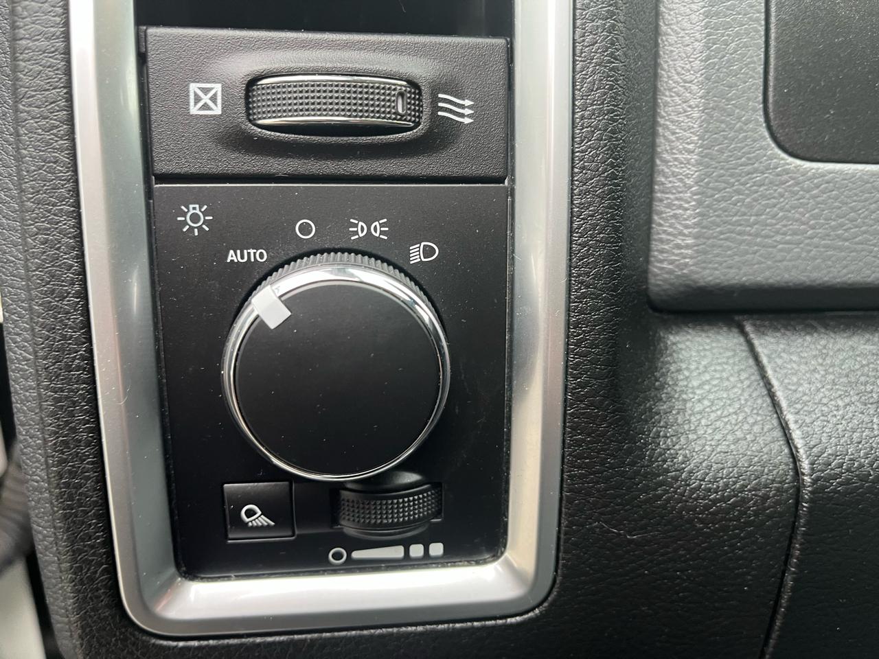 RAM 2500 SLT Crew Cab SWB 4WD 2017