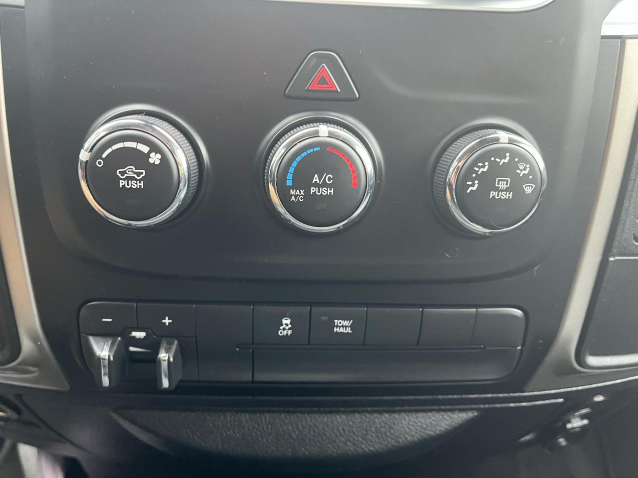 RAM 2500 SLT Crew Cab SWB 4WD 2017