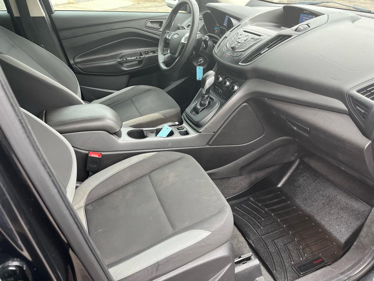 Ford Escape S FWD 2014