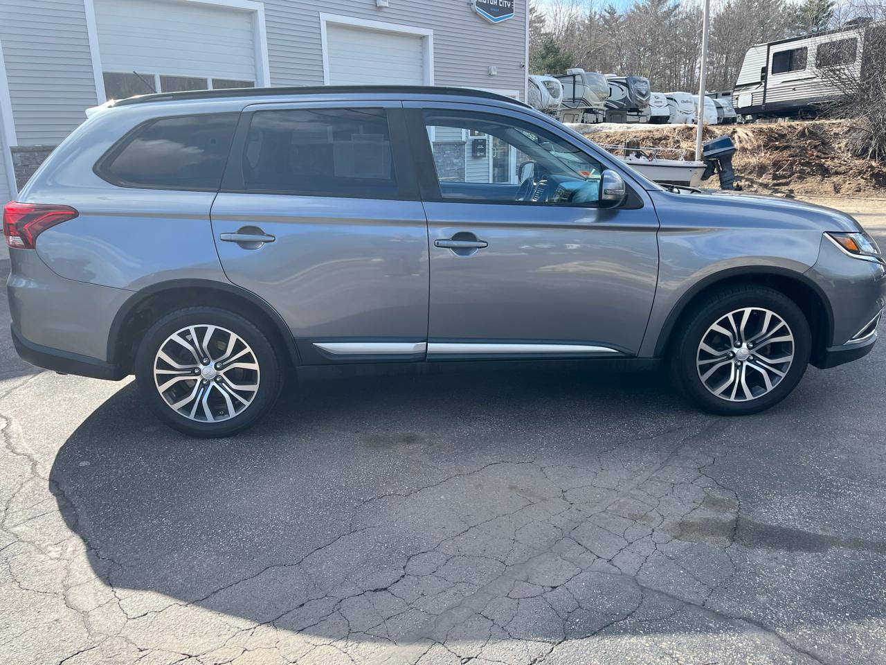 Mitsubishi Outlander SE AWD 2016