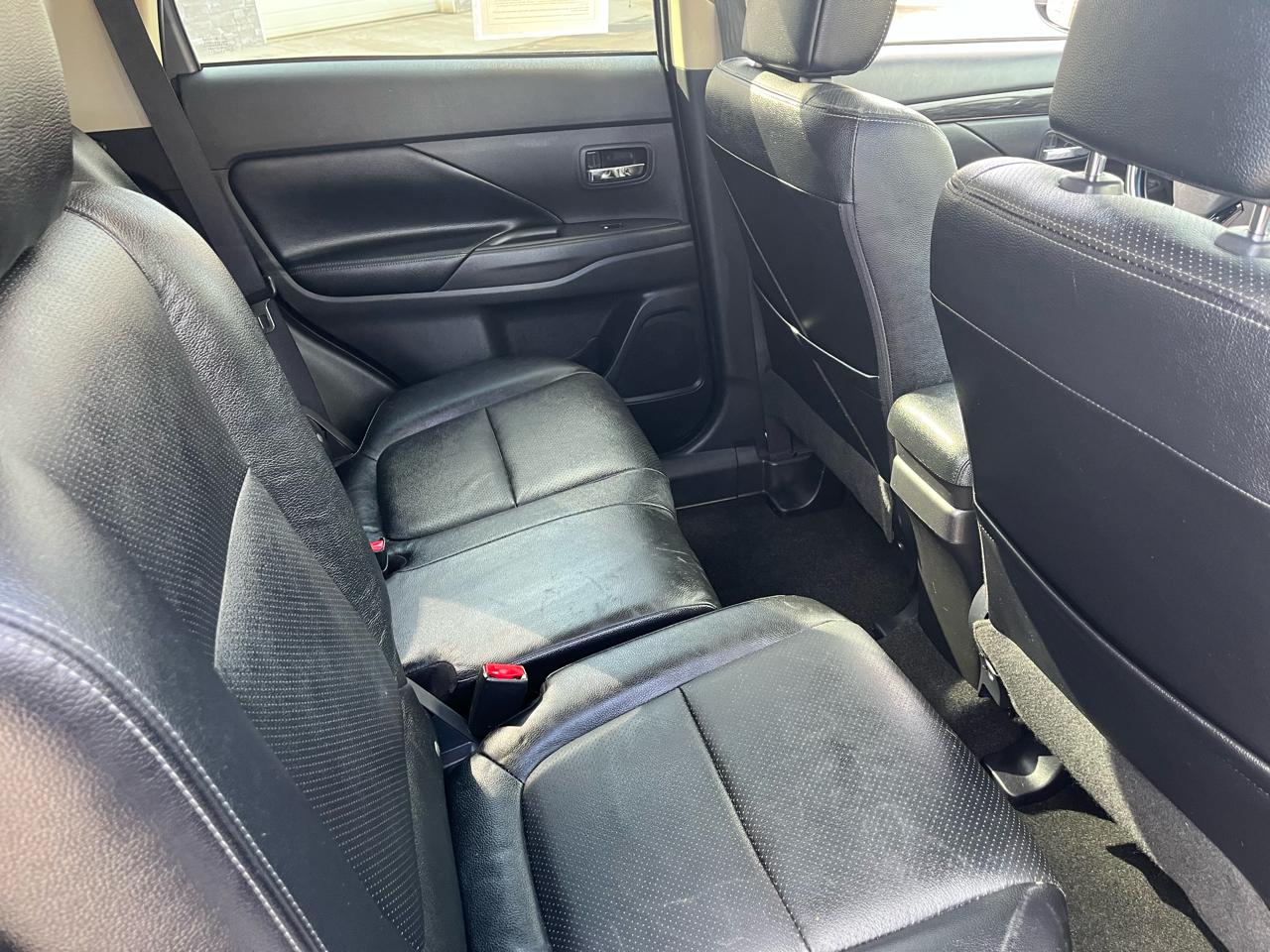 Mitsubishi Outlander SE AWD 2016