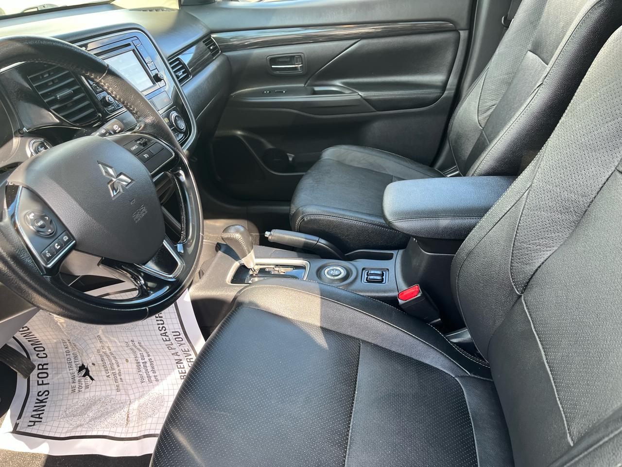 Mitsubishi Outlander SE AWD 2016