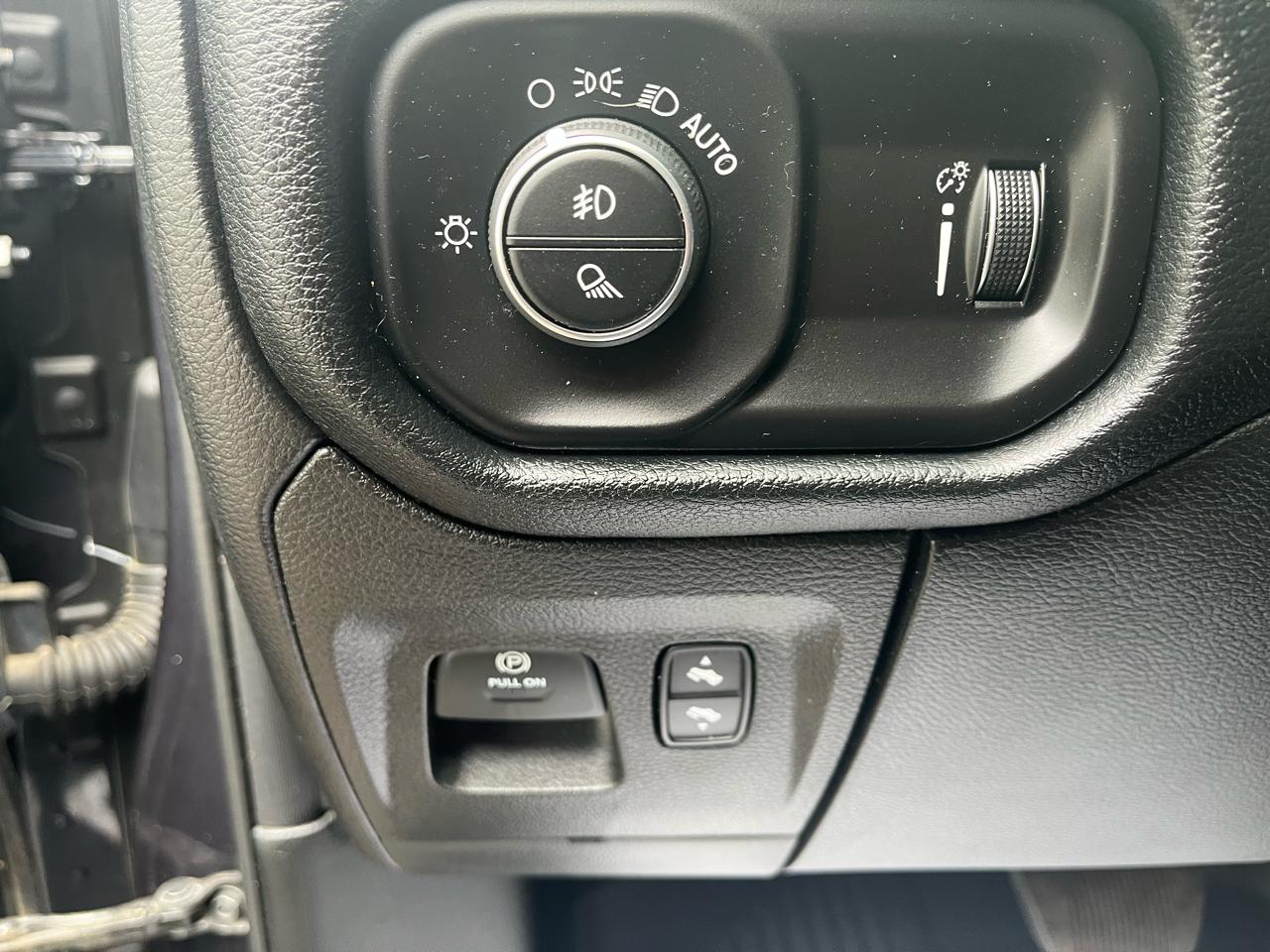 RAM 1500 Rebel Crew Cab SB 4WD 2021