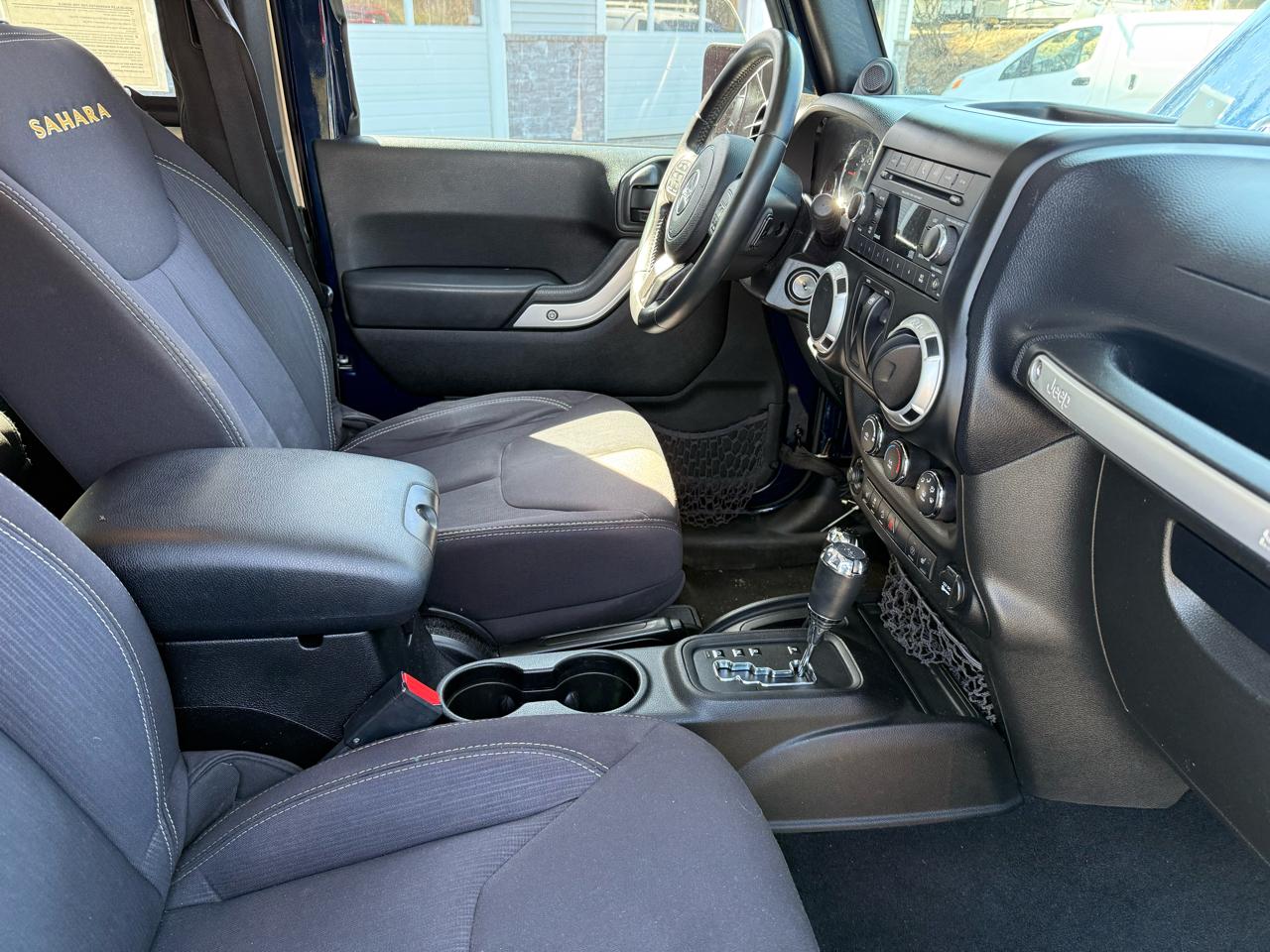 Jeep Wrangler Sahara 4WD 2013