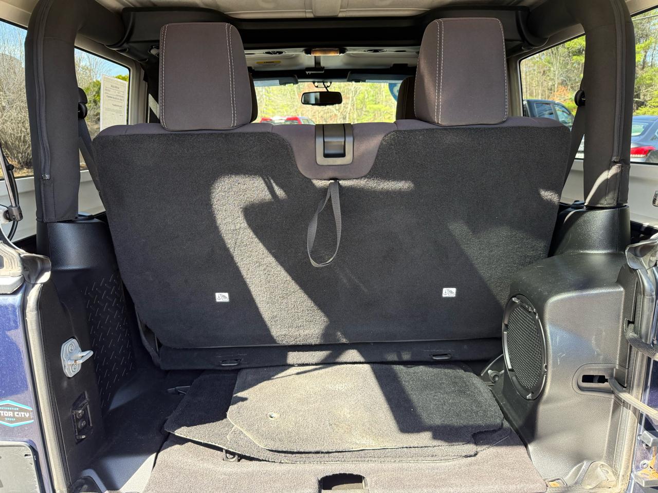 Jeep Wrangler Sahara 4WD 2013