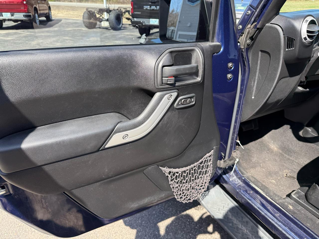 Jeep Wrangler Sahara 4WD 2013