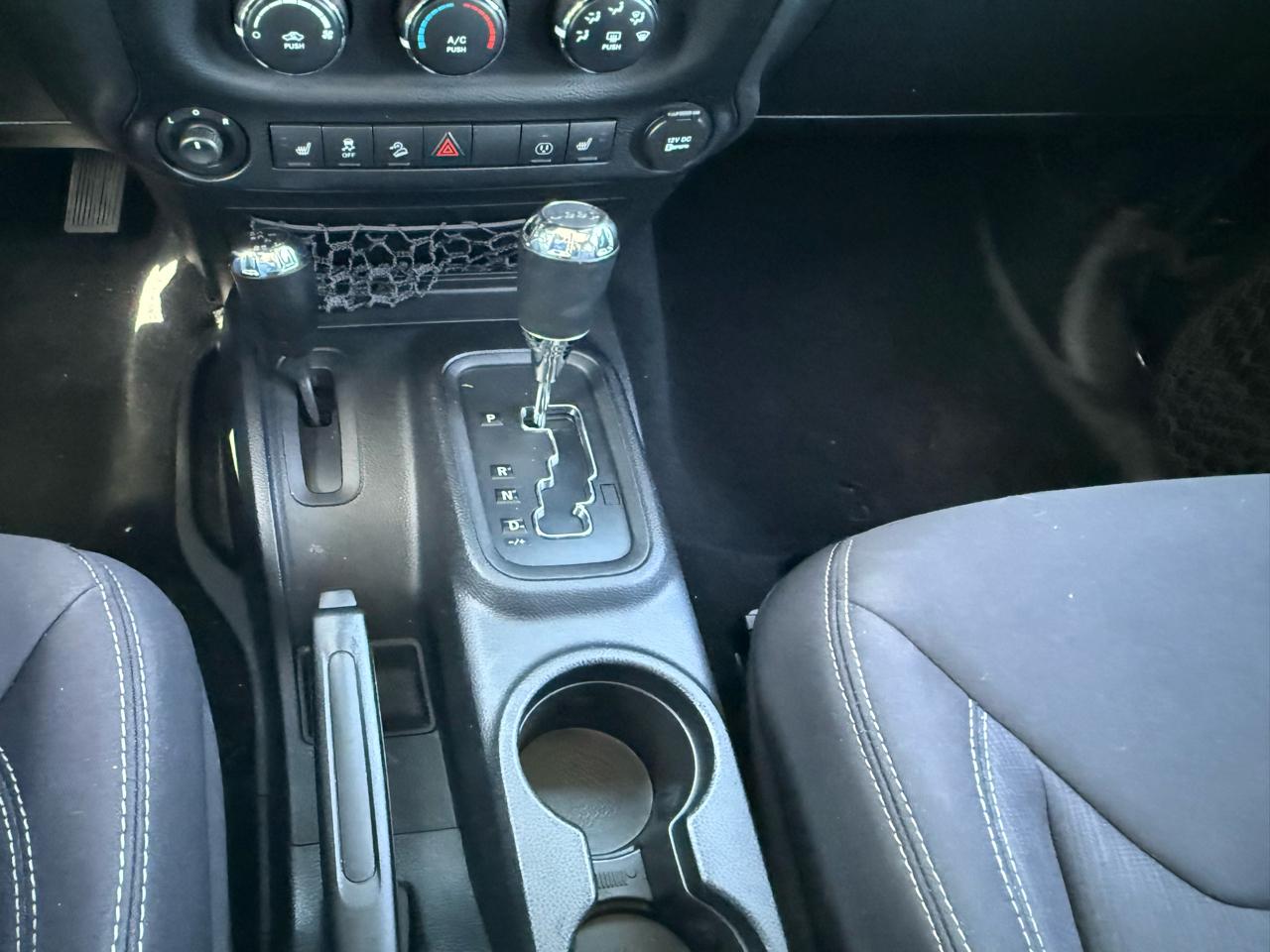 Jeep Wrangler Sahara 4WD 2013