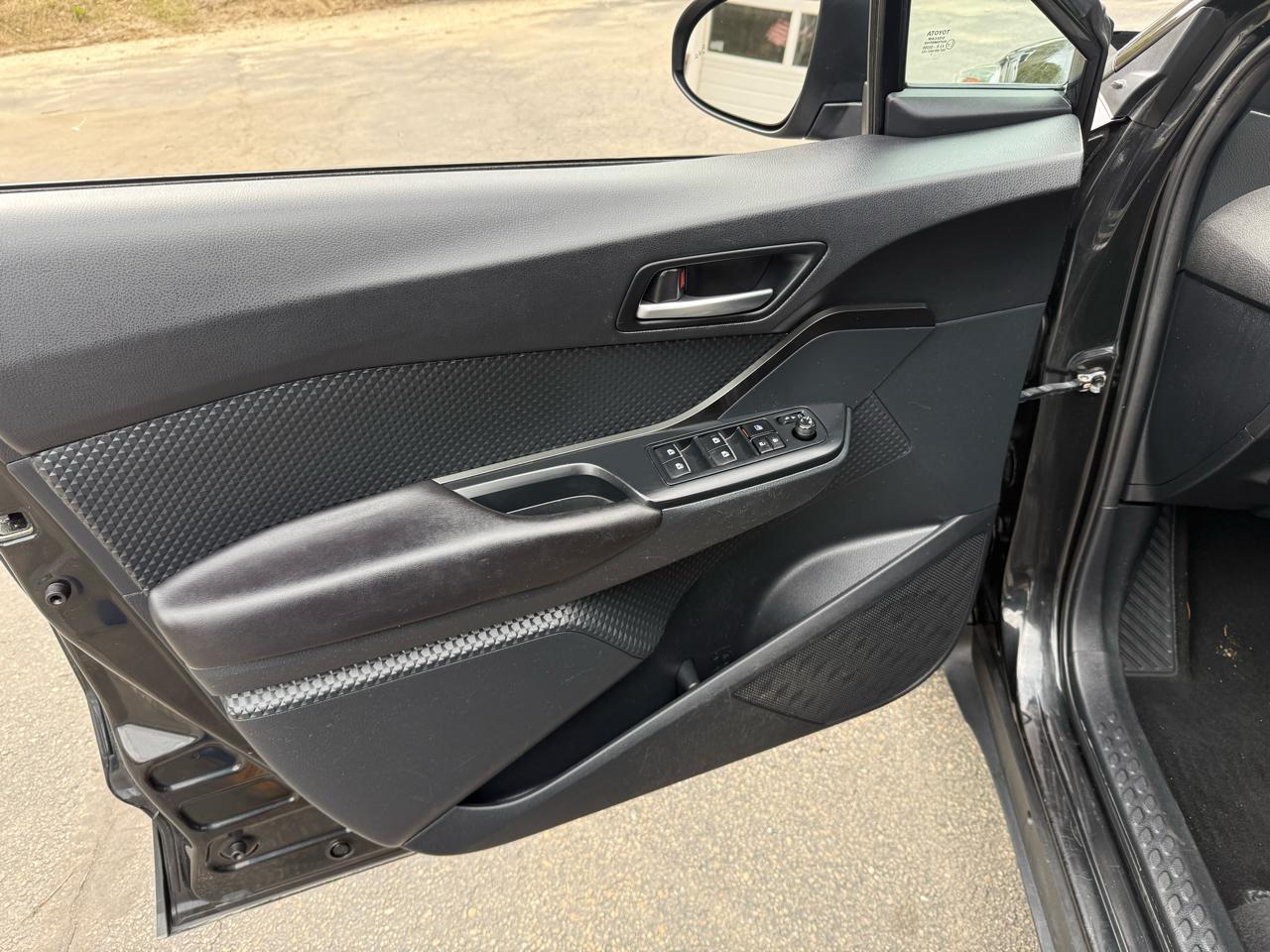 Toyota C-HR XLE 2018