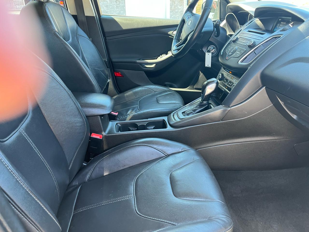 Ford Focus SE Hatch 2016