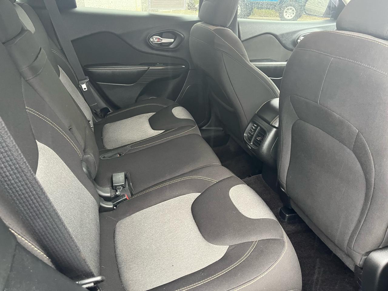 Jeep Cherokee Sport 4WD 2016