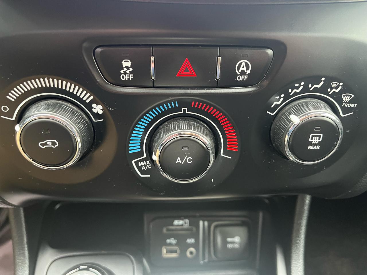 Jeep Cherokee Sport 4WD 2016