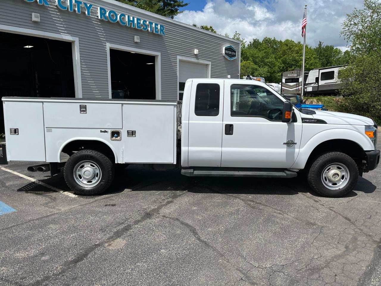 Ford F-350 SD XL SuperCab 4WD 2015