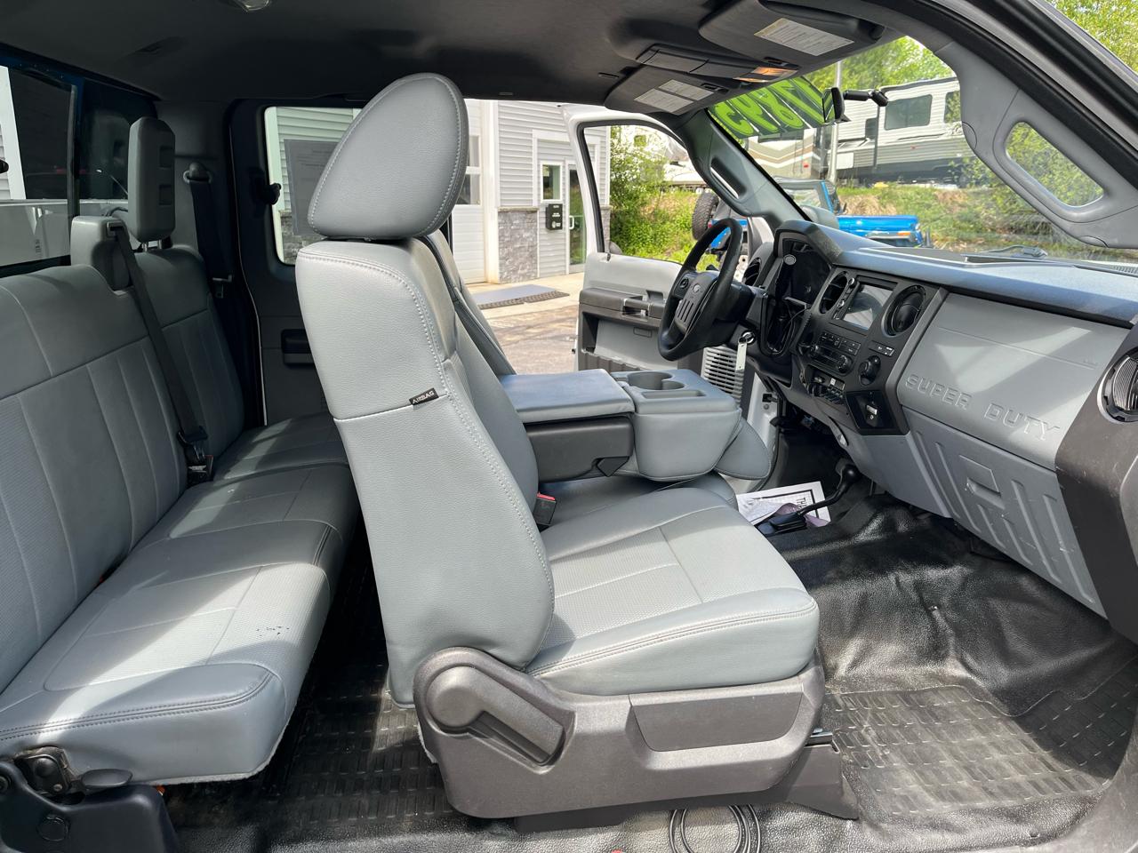 Ford F-350 SD XL SuperCab 4WD 2015