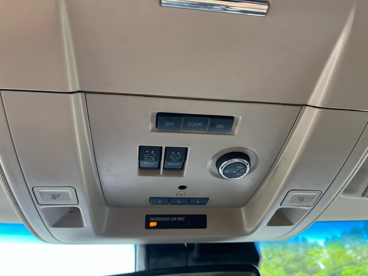 Chevrolet Suburban Premier 4WD 2017