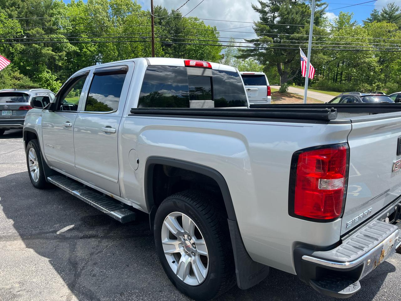 GMC Sierra 1500 SLE Crew Cab Short Box 4WD 2015