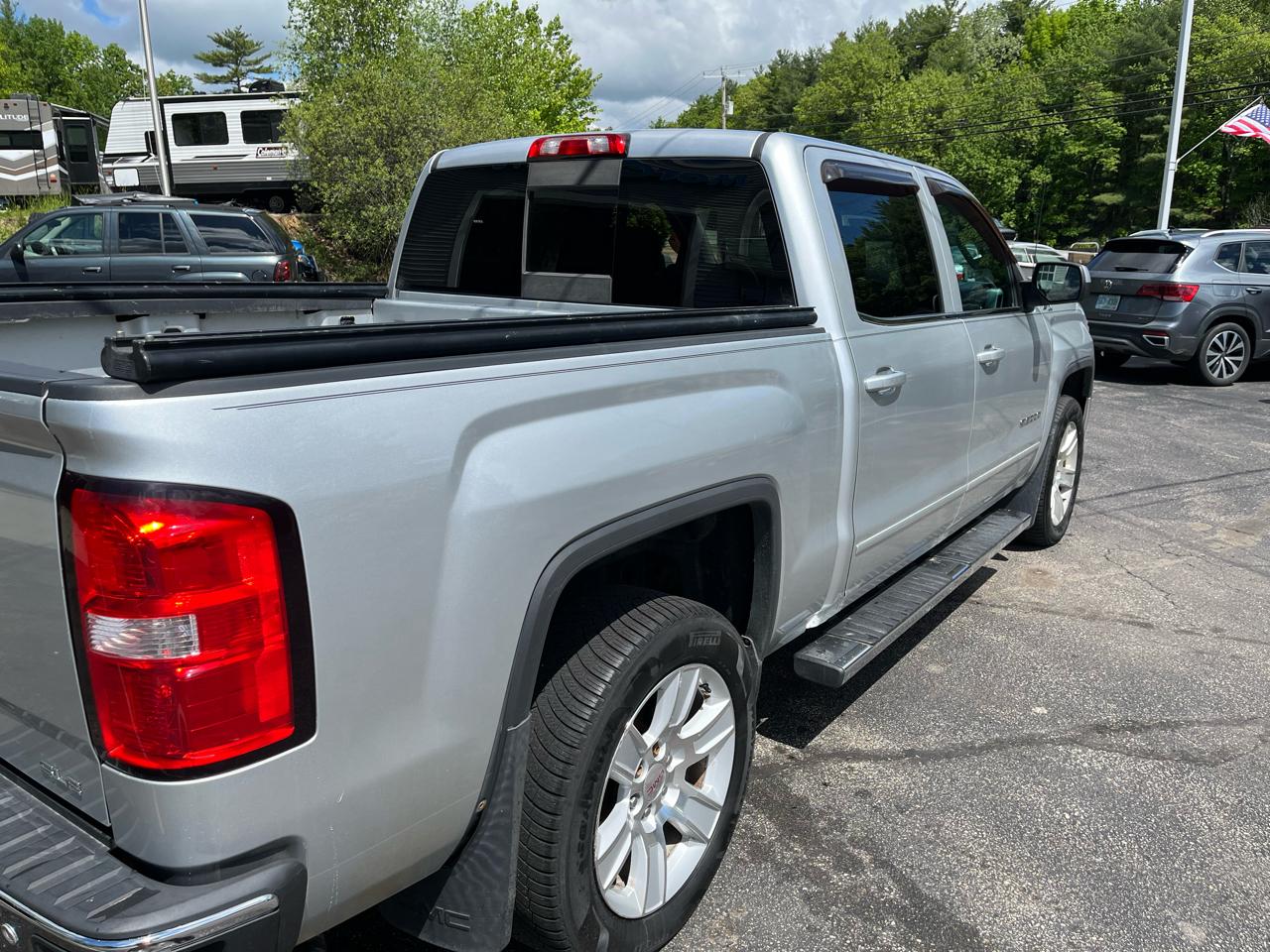 GMC Sierra 1500 SLE Crew Cab Short Box 4WD 2015