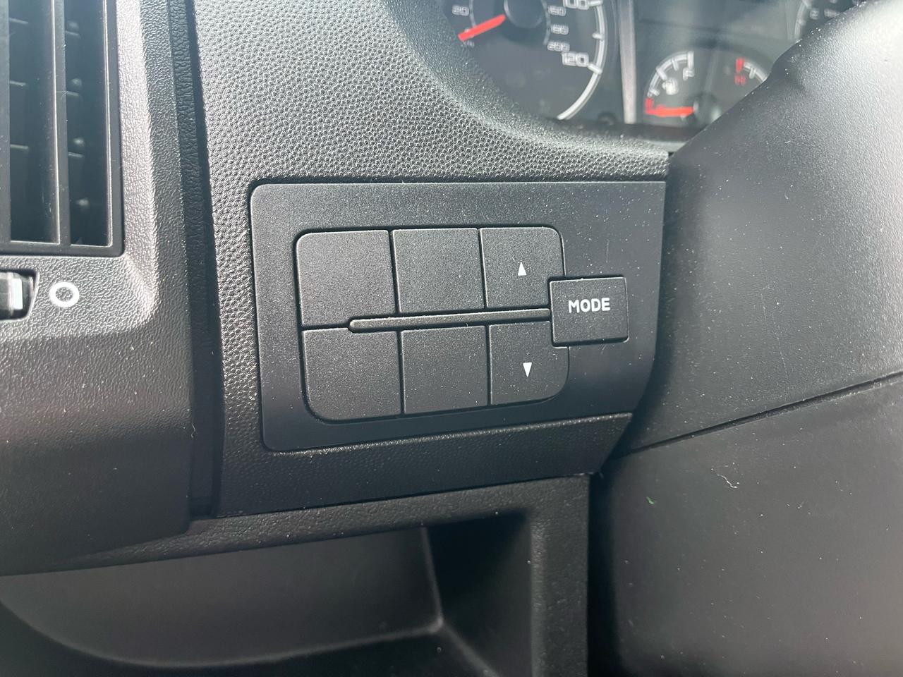 RAM Promaster 1500 Low Roof Tradesman 136-in. WB 2017
