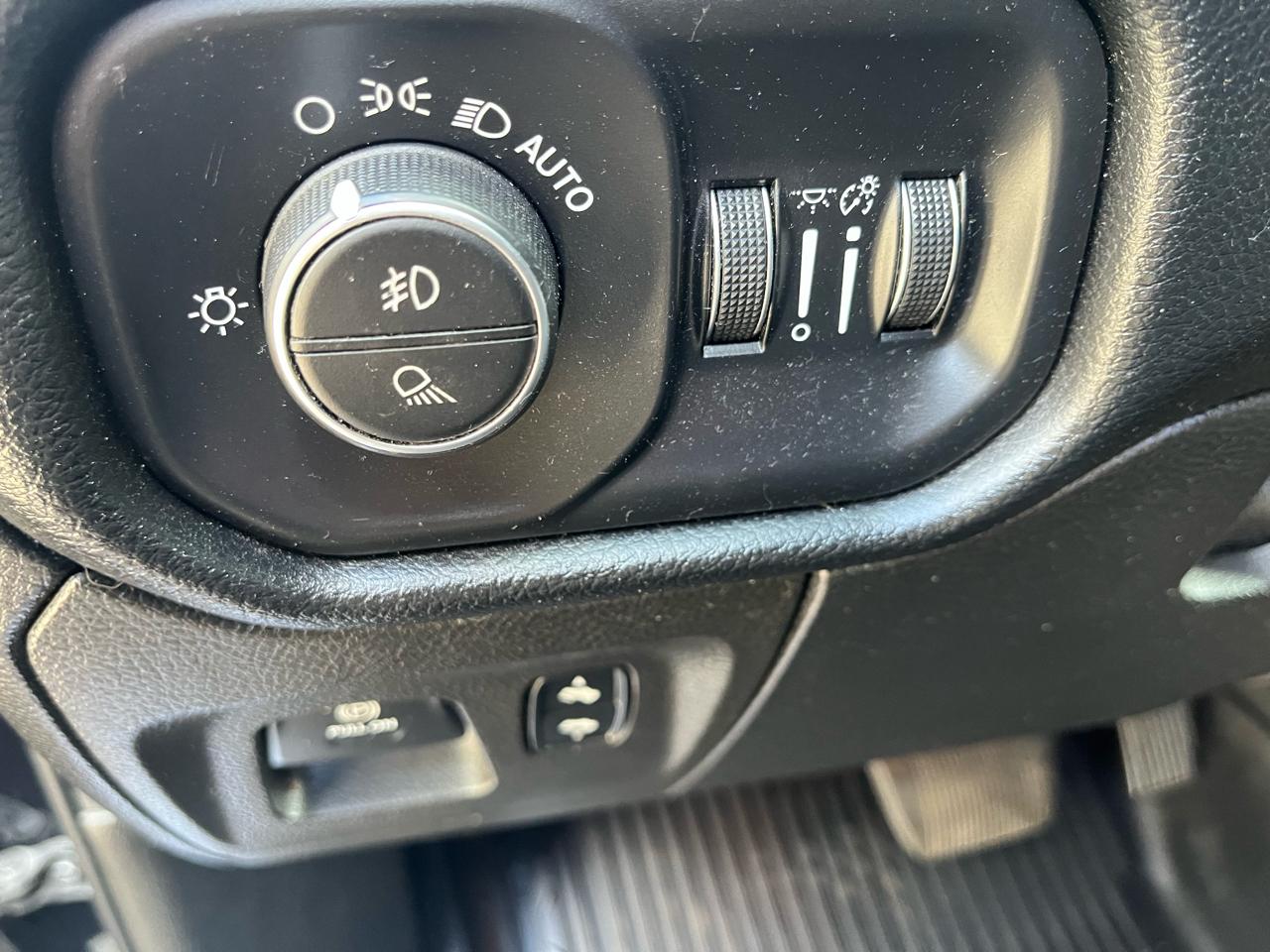 RAM 1500 Big Horn Crew Cab SWB 4WD 2019