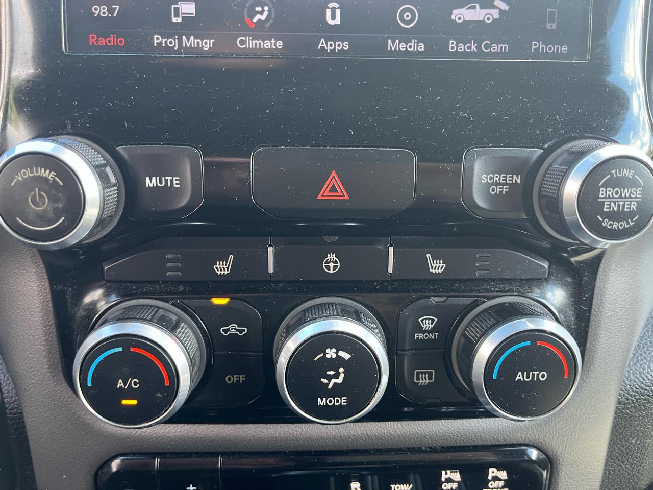 RAM 1500 Big Horn Crew Cab SWB 4WD 2019