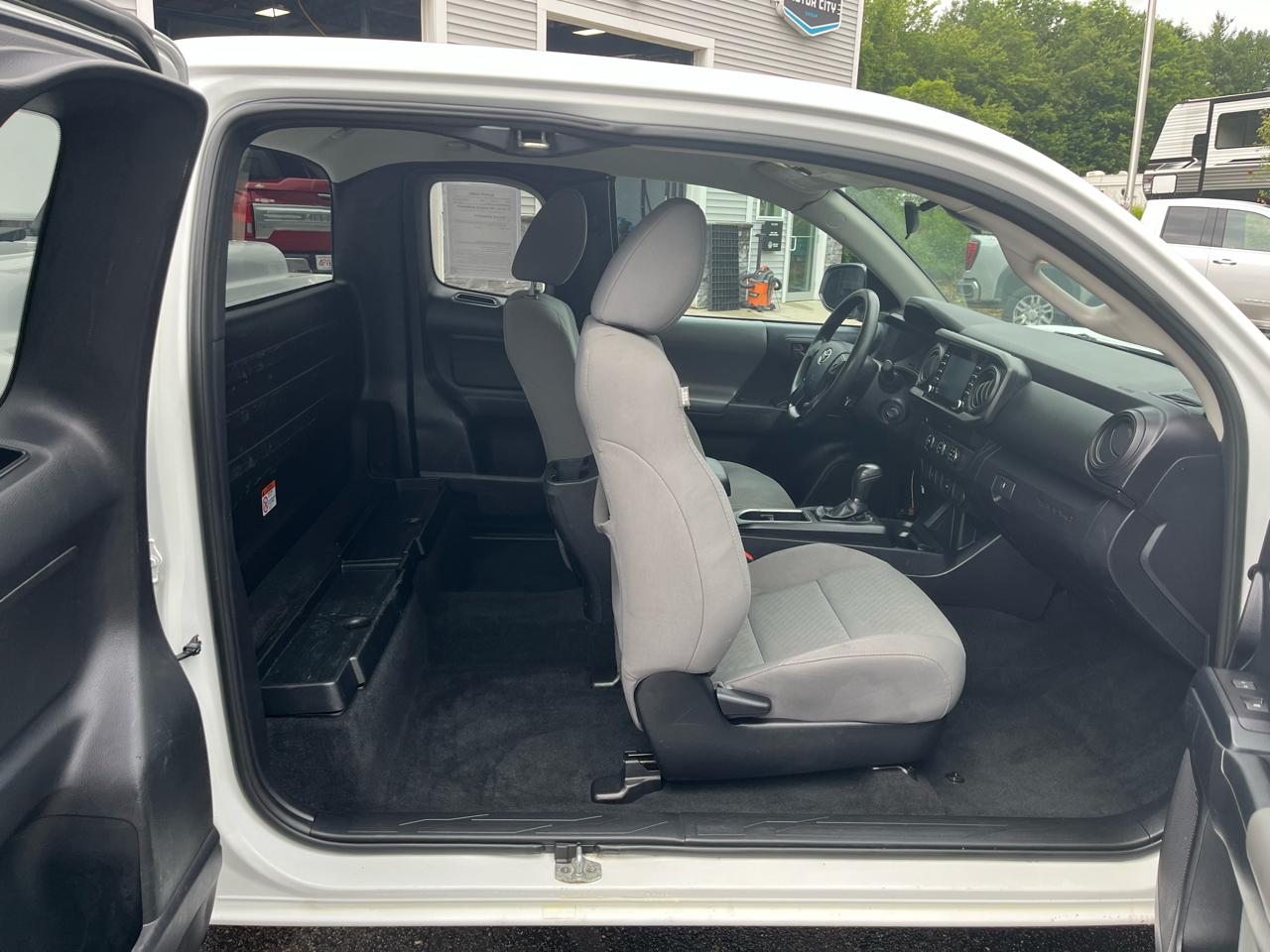 Toyota Tacoma SR5 Access Cab I4 6AT 2WD 2020
