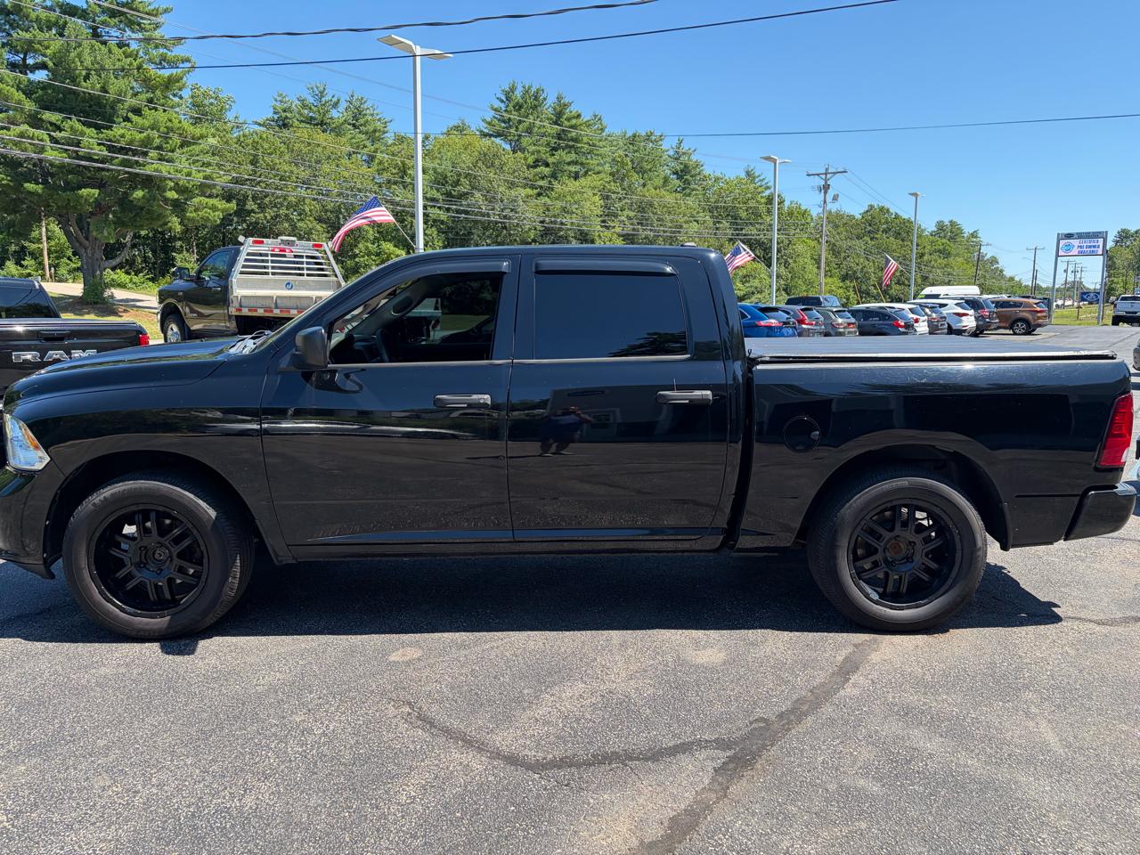 RAM 1500 Tradesman Crew Cab SWB 4WD 2015
