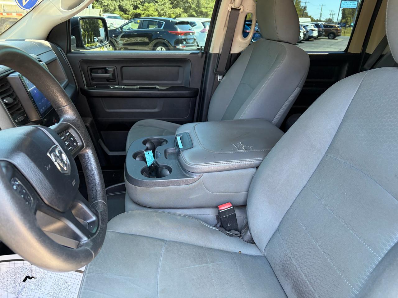 RAM 1500 Tradesman Crew Cab SWB 4WD 2015