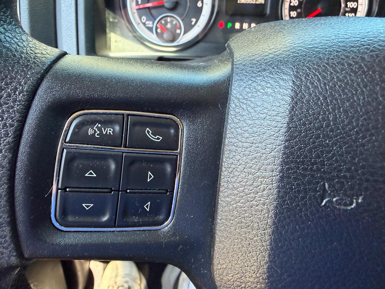 RAM 1500 Tradesman Crew Cab SWB 4WD 2015
