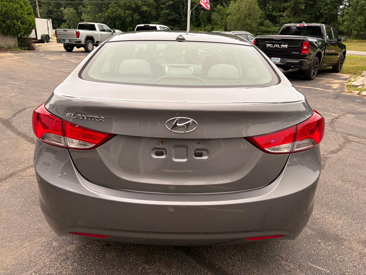 Hyundai Elantra GLS M/T 2013