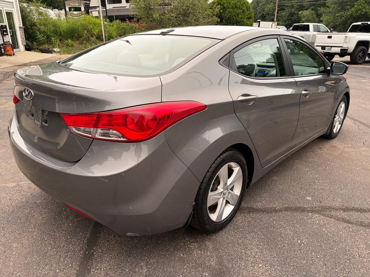 Hyundai Elantra GLS M/T 2013