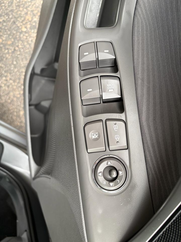 Hyundai Elantra GLS M/T 2013
