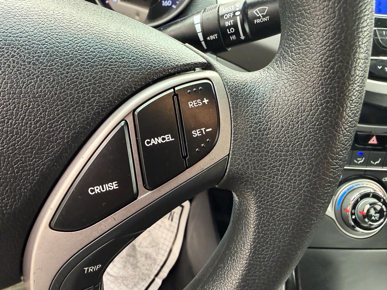 Hyundai Elantra GLS M/T 2013