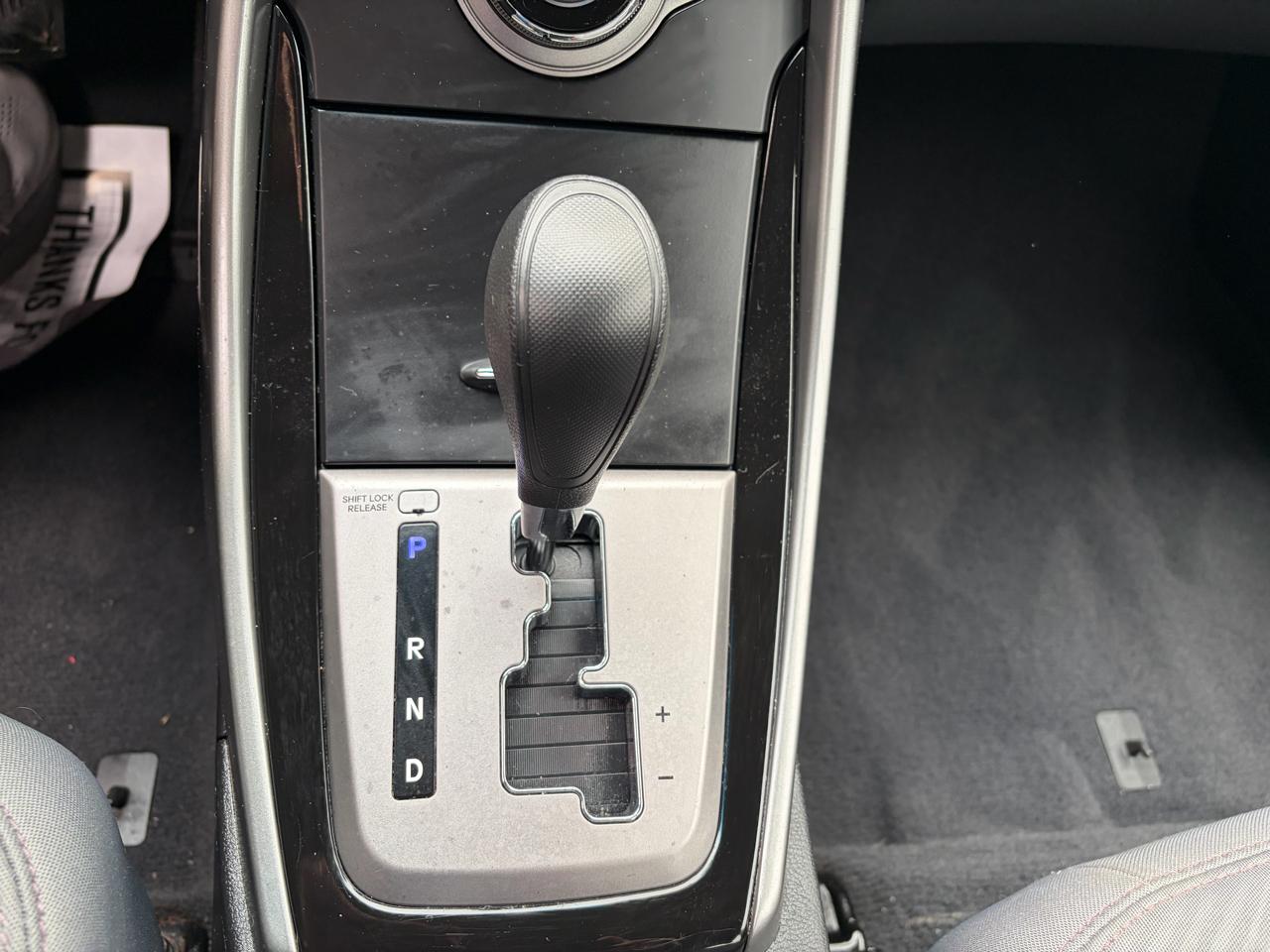 Hyundai Elantra GLS M/T 2013