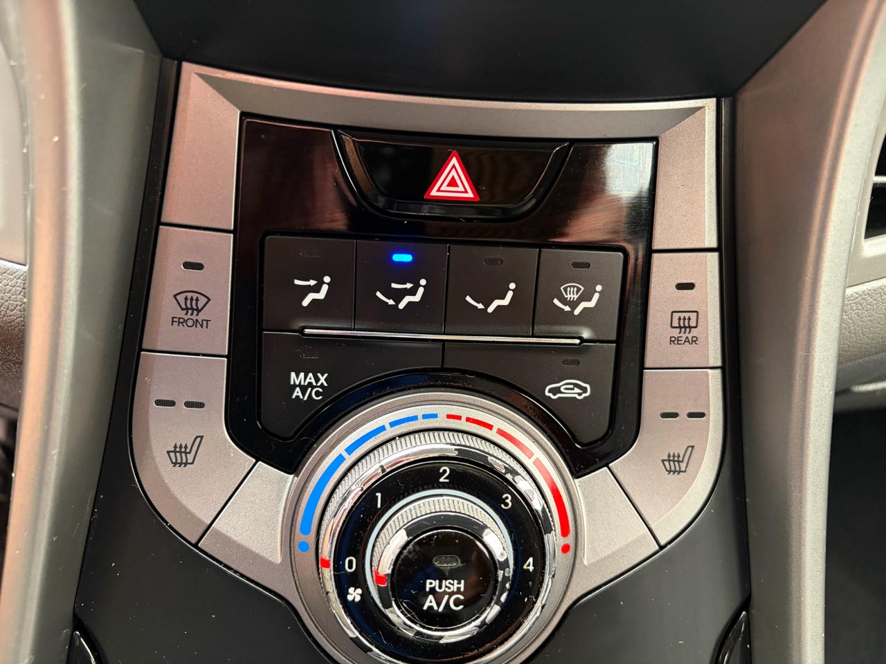 Hyundai Elantra GLS M/T 2013