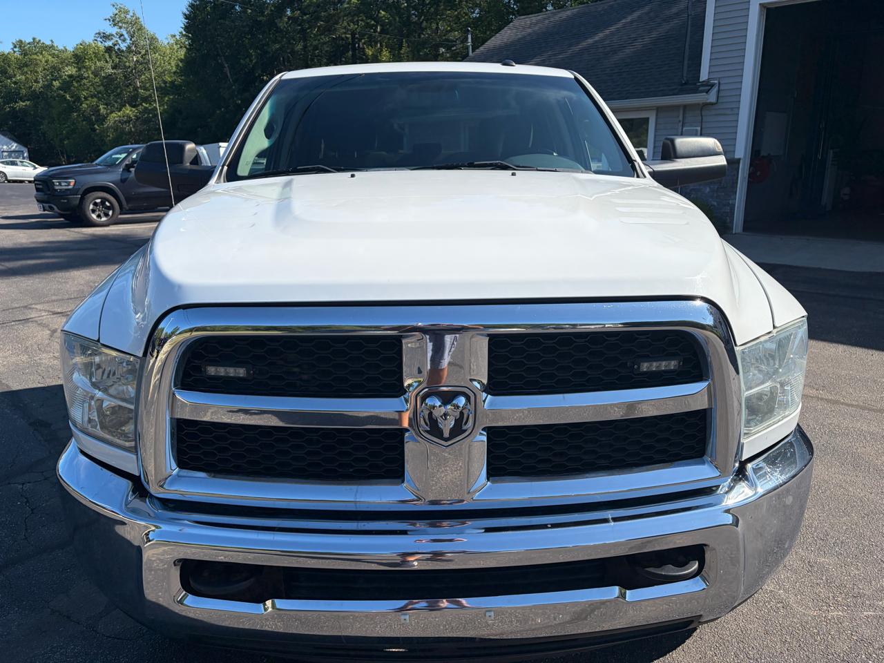 RAM 2500 Tradesman Crew Cab LWB 4WD 2016