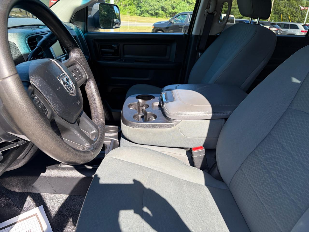 RAM 2500 Tradesman Crew Cab LWB 4WD 2016