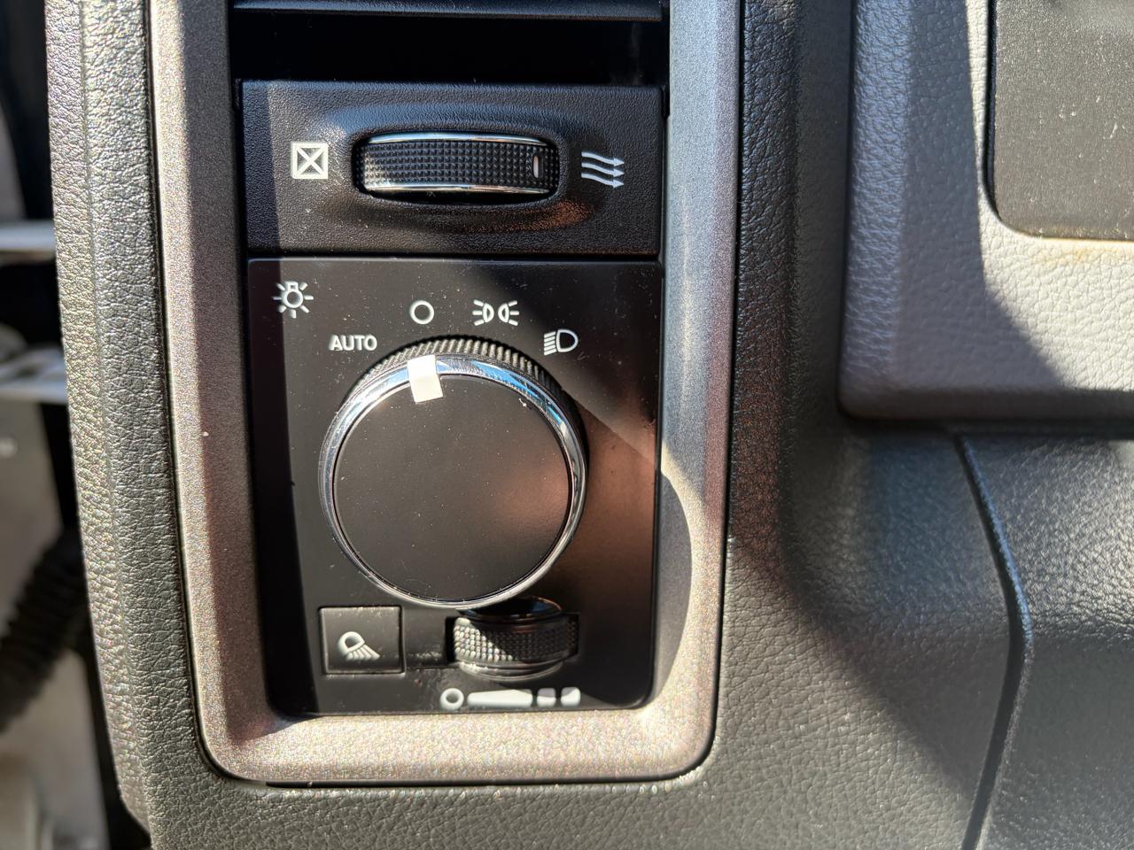 RAM 2500 Tradesman Crew Cab LWB 4WD 2016