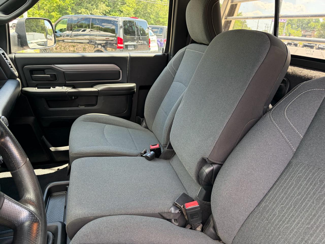 RAM 2500 Tradesman Regular Cab 4WD 2021