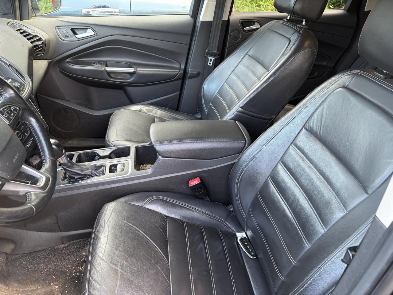 Ford Escape Titanium 4WD 2017