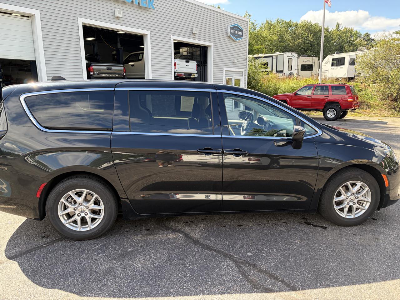 Chrysler Voyager LX 2023