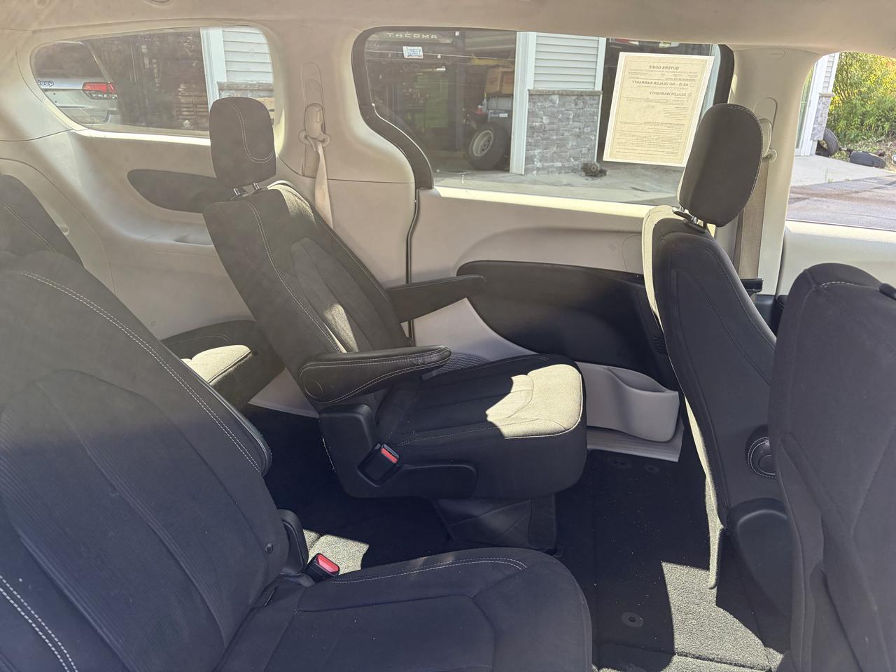 Chrysler Voyager LX 2023