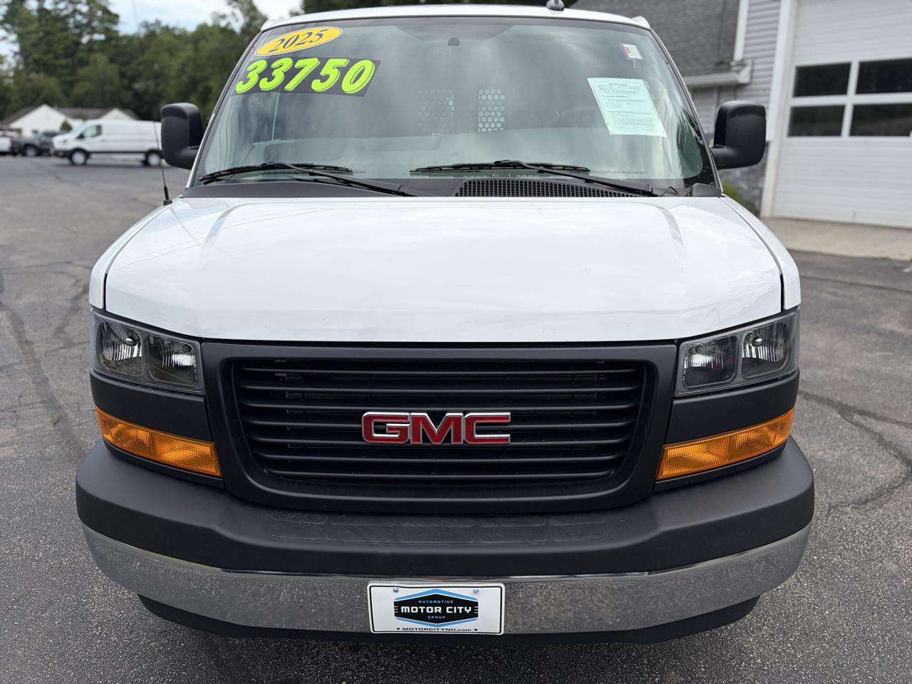 GMC Savana G2500 Cargo 2025