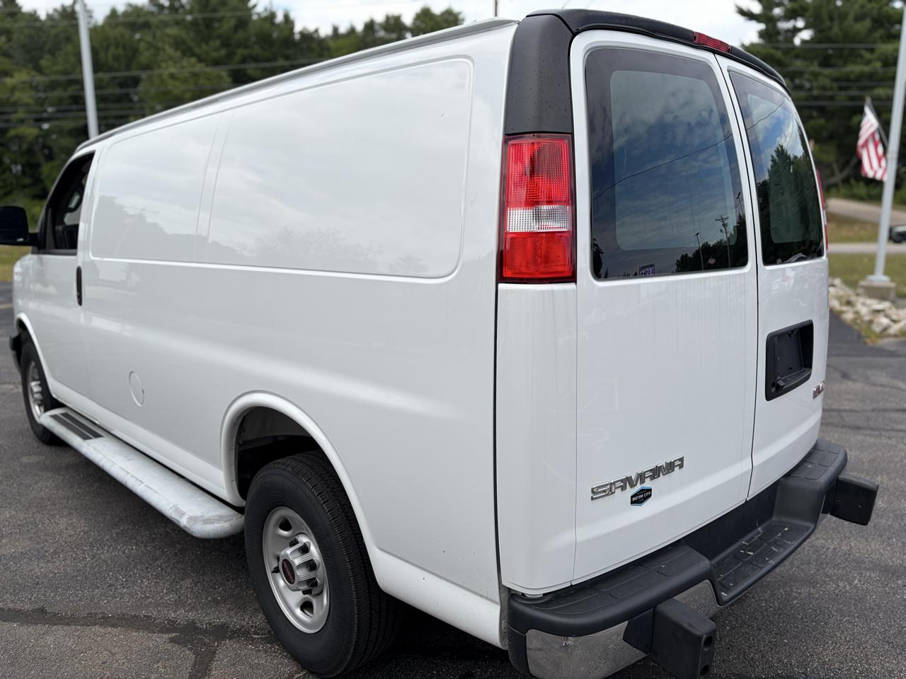 GMC Savana G2500 Cargo 2025